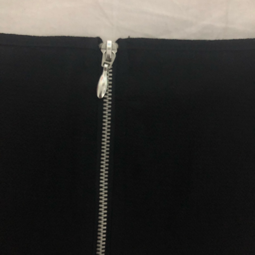 ONLY black textured top with zipper - Picture 3 of 4